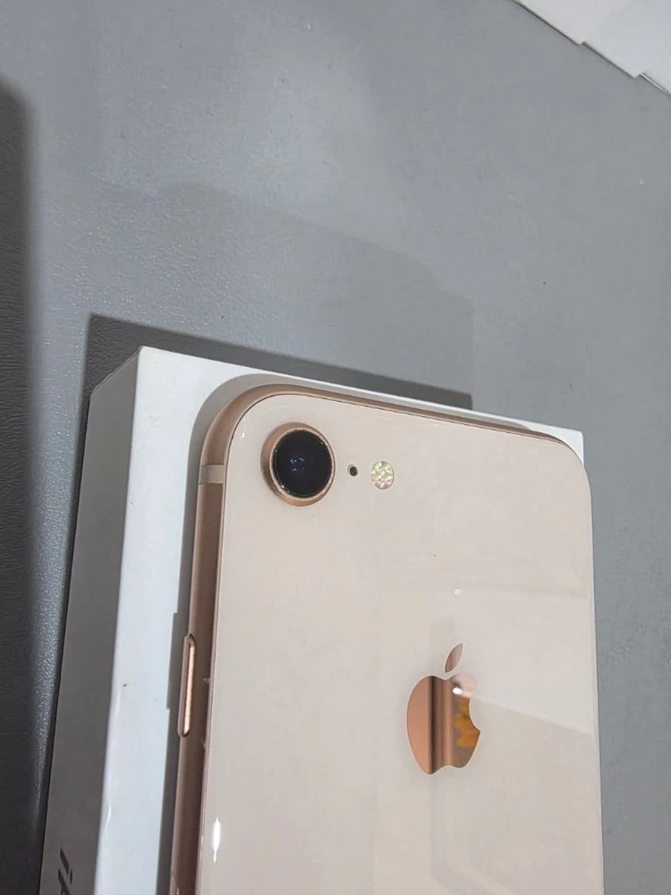 아이폰8 64GB 골드 이미지