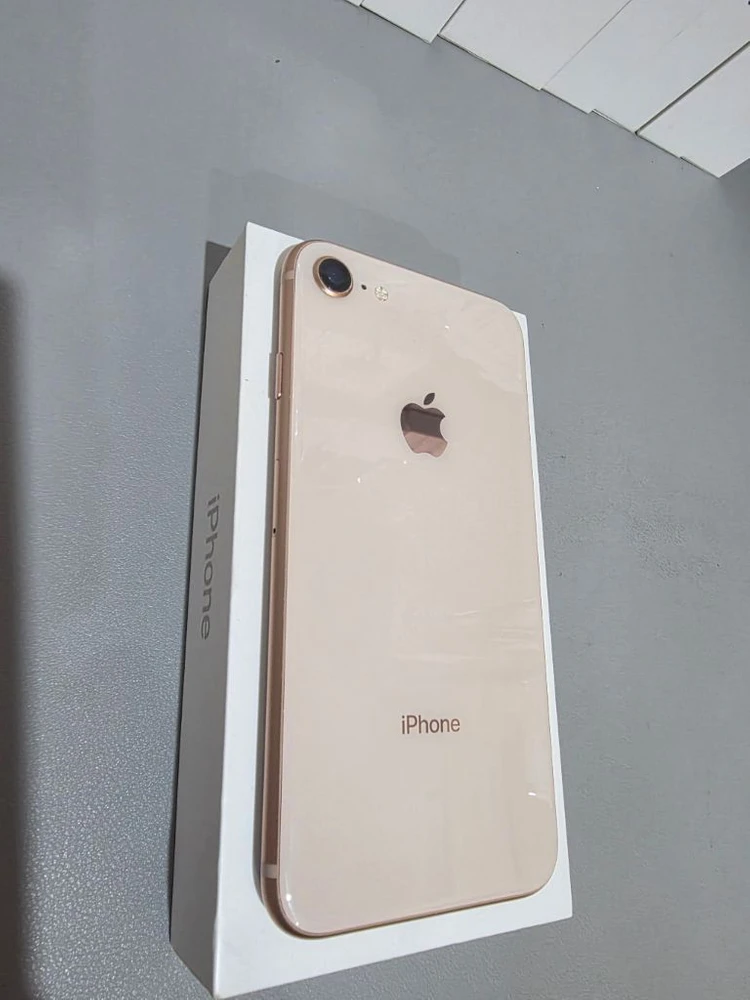 아이폰8 64GB 골드 이미지