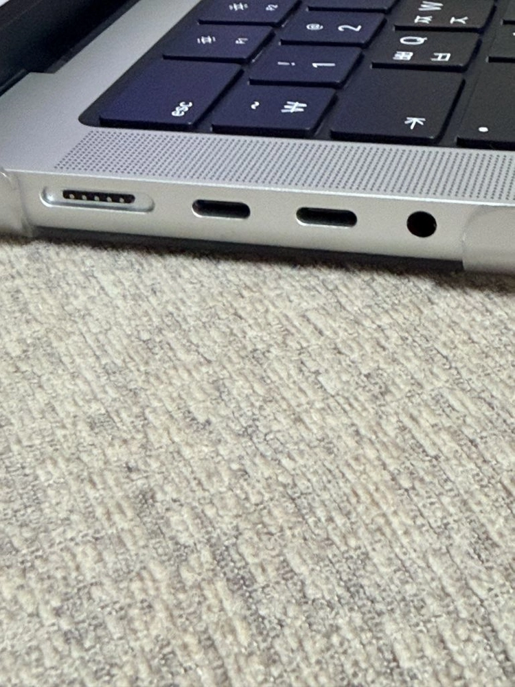 (S+급)맥북 프로 14 M3 실버 24GB 1TB 이미지