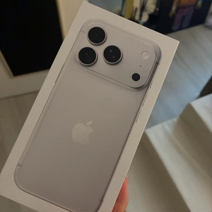 아이폰 18프로 실버 256GB 이미지
