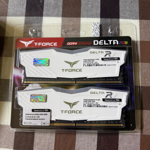 [미개봉, 새상품]램 32gb, 팀그룹 DELTA RGB DDR4 3600 32GB (16GBx2) 화이트 이미지