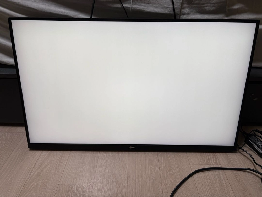 LG 32UN880 32인치 4K 모니터 이미지