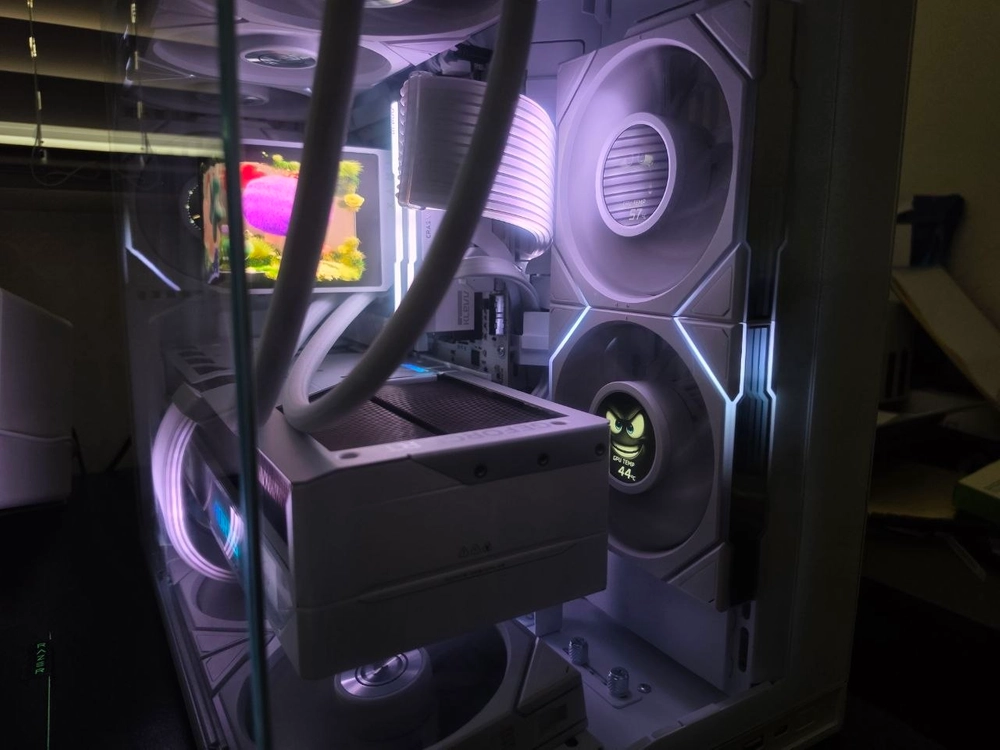 9800x3d + 5080 리안리 풀세팅 하이엔드 데스크탑 이미지
