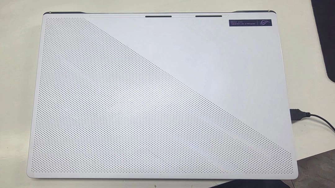 ROG R9 6900HS RTX 3070TI 8GB 이미지
