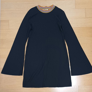 (새제품) sean Makes Cloth(션메익스클로스)롱한 기장감의 티셔츠 이미지