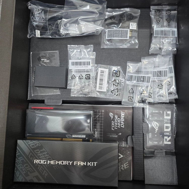 ASUS X870E APEX 이미지