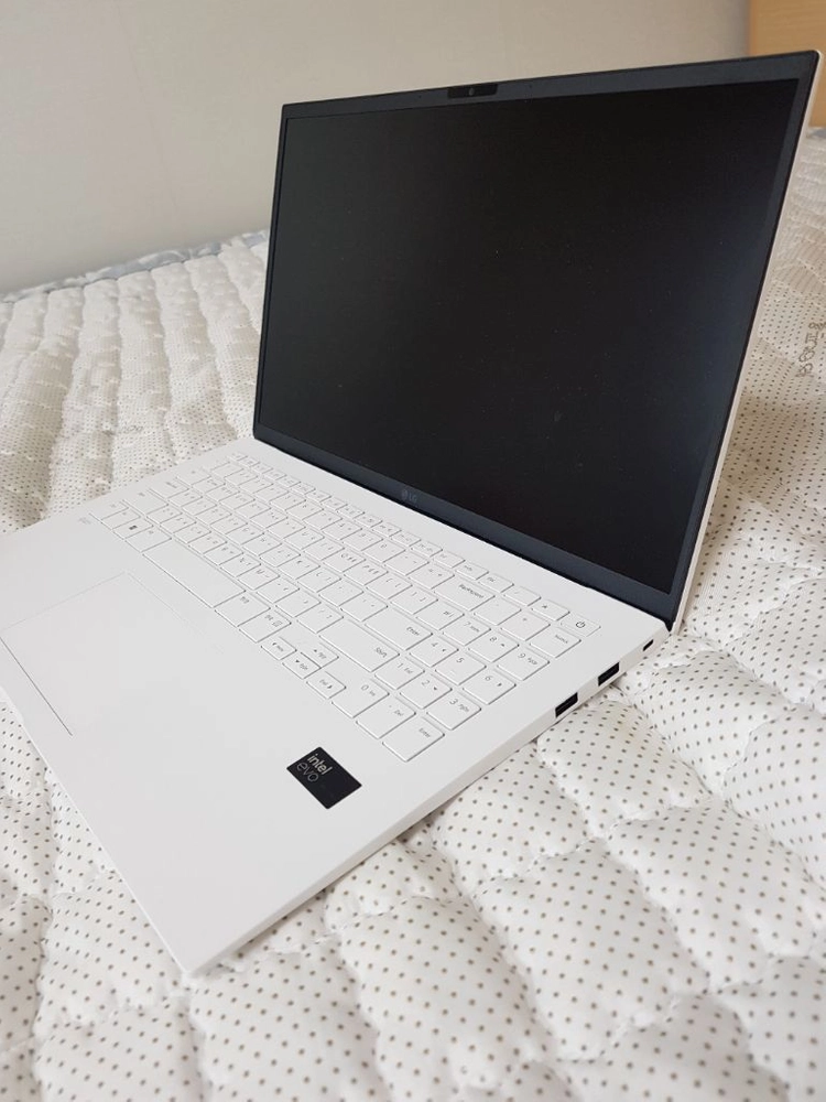 LG gram ultra5 노트북 이미지