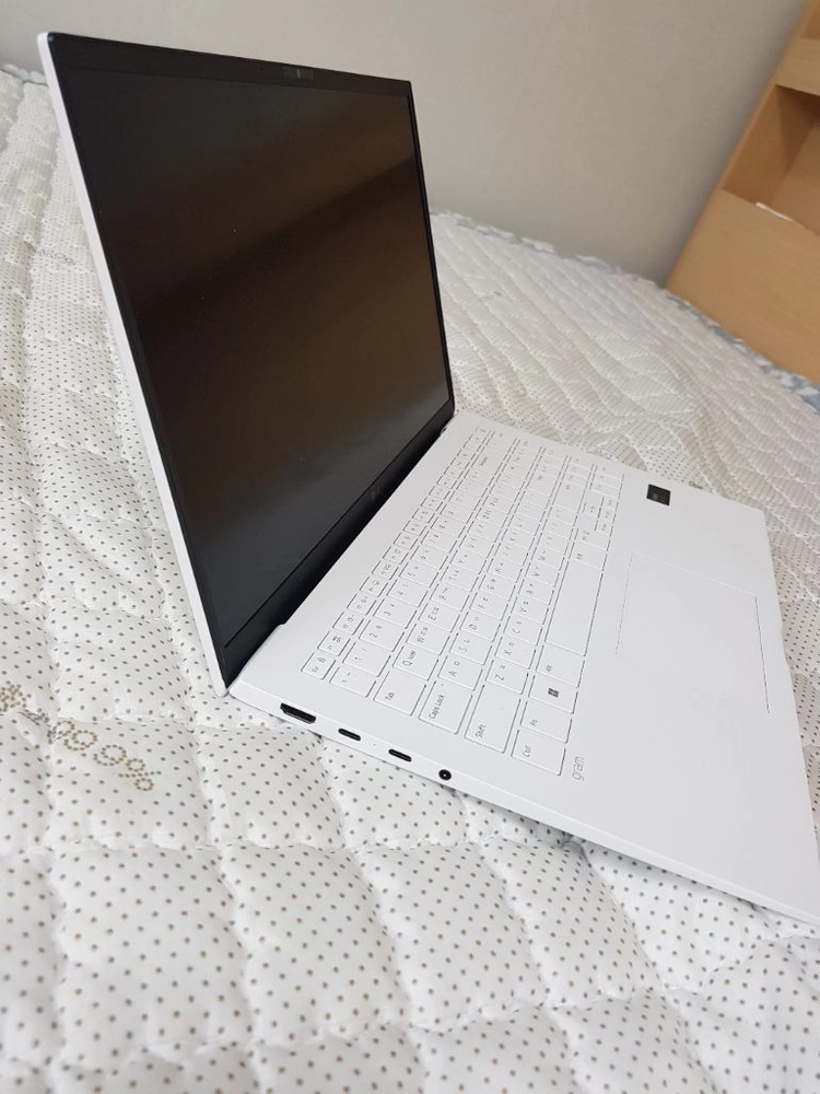 LG gram ultra5 노트북 이미지
