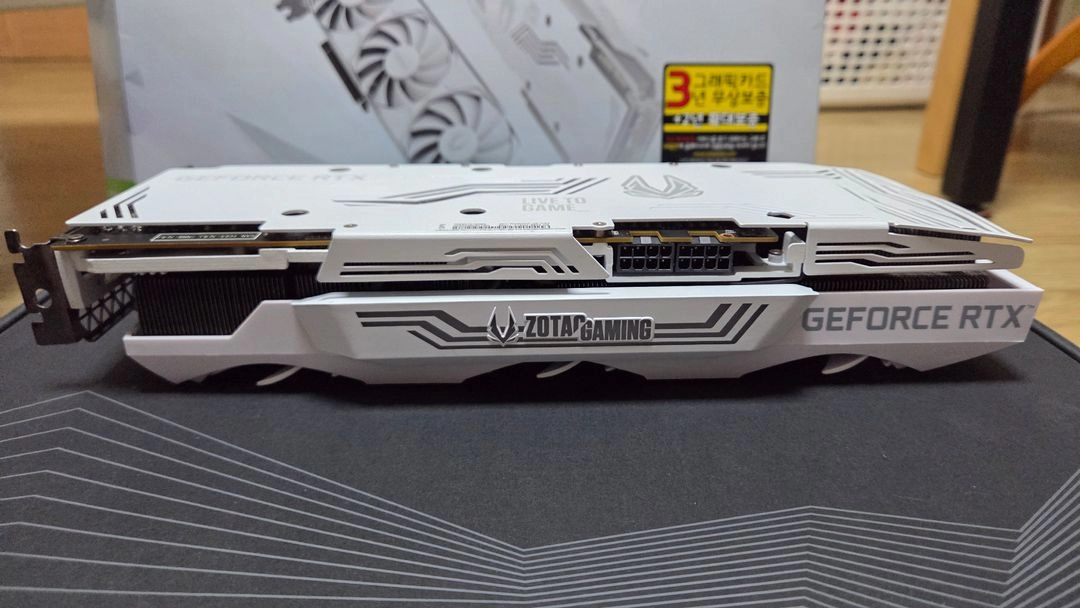RTX 3080 조택 트리니티 화이트색상 그래픽카드 팝니다 이미지