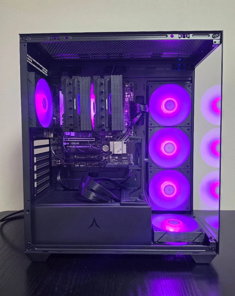 7800x3d 반본체 게이밍 데스크탑 컴퓨터 본체 - 안심되는 중고거래