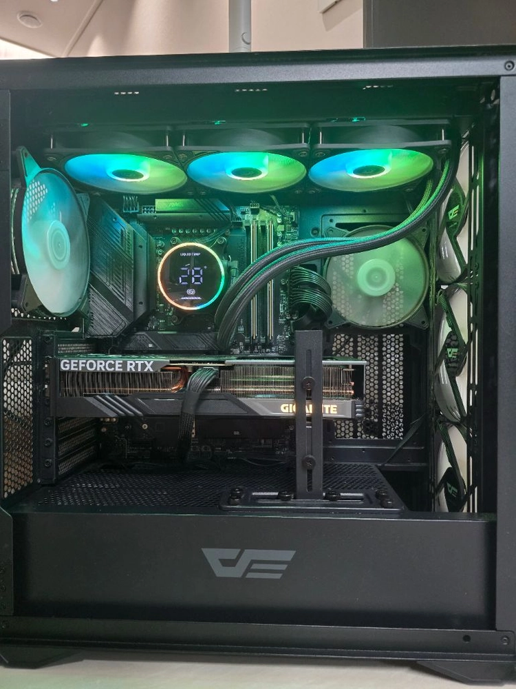 고사양 게이밍 본체 (7800X3D/ RTX4070ti super) 팝니다. - 안심되는 중고거래