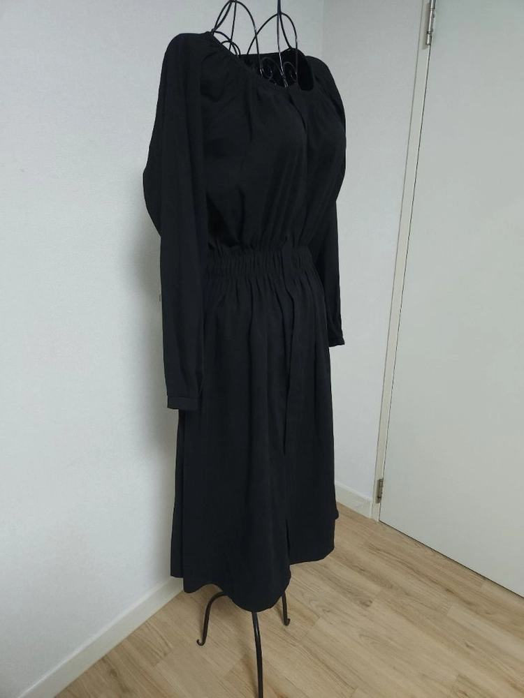 긴팔 블랙 셔링 롱원피스 이미지