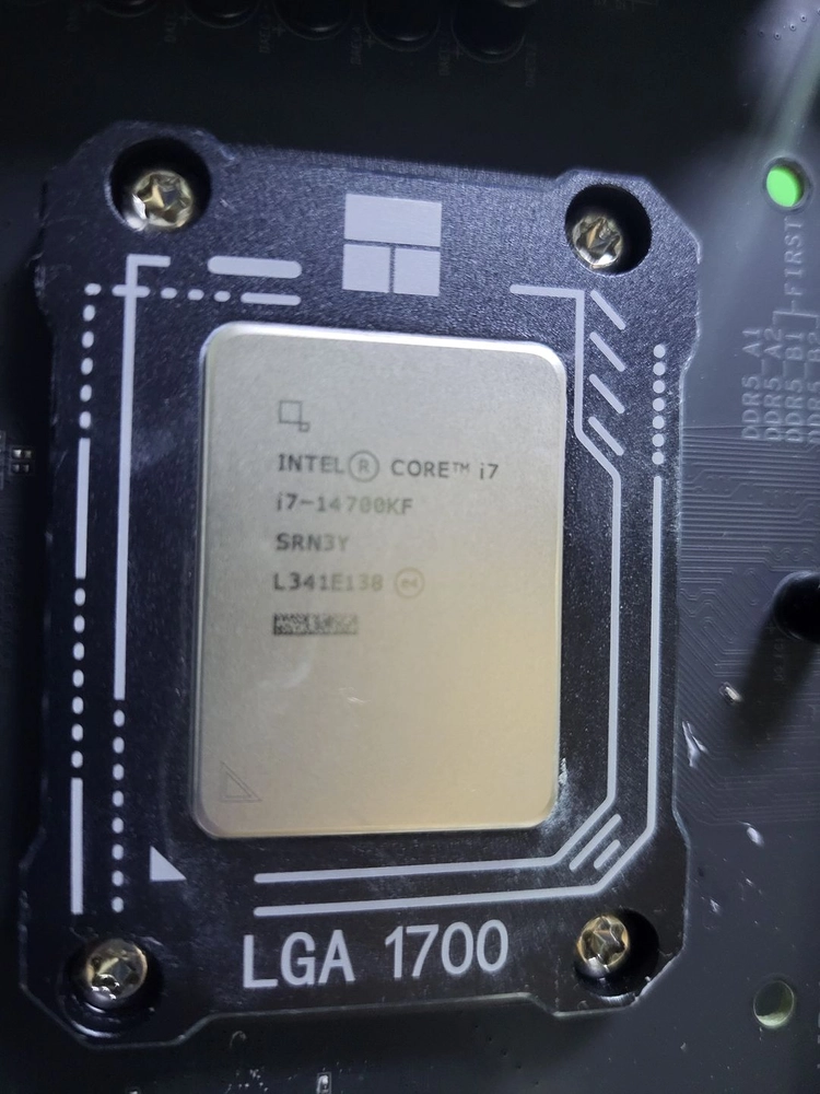 인텔 코어 i7-14700KF 이미지