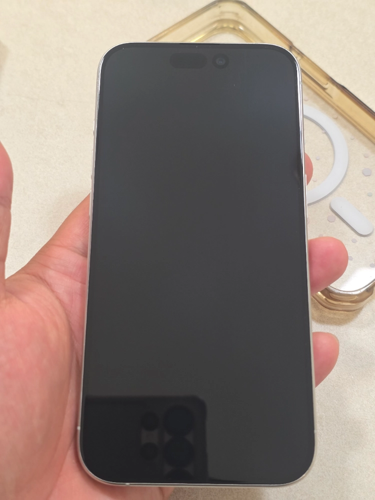 아이폰 15 PRO 512GB 화이트 - 안심되는 중고거래