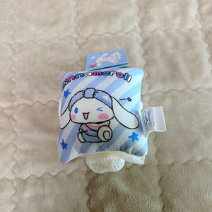 귀여운 시나모롤 캐릭터가 그려진 샤워 때밀이입니다. 이미지