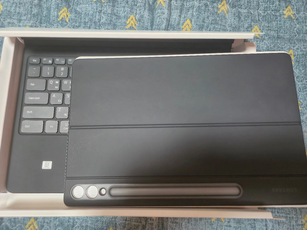 갤럭시탭 s10 플러스 wifi 256gb(S펜포함)정품케이스+삼성AI 키보드 케이스 터치패드 EF-DX825포함 이미지