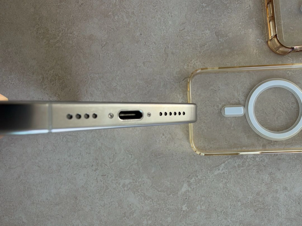 애플 아이폰 16프로맥스 256GB 실버 맥세이프 케이스 포함 iPhone 16 Pro Max 256G 이미지
