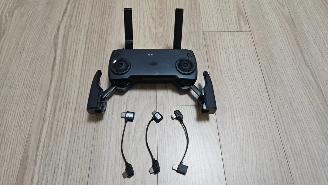 DJI 매빅미니1/미니2/SE/4K 배터리,충전허브,조종기,거치대,후드,숄더백,케이스,가드,짐벌커버,날개 처분해요! 이미지