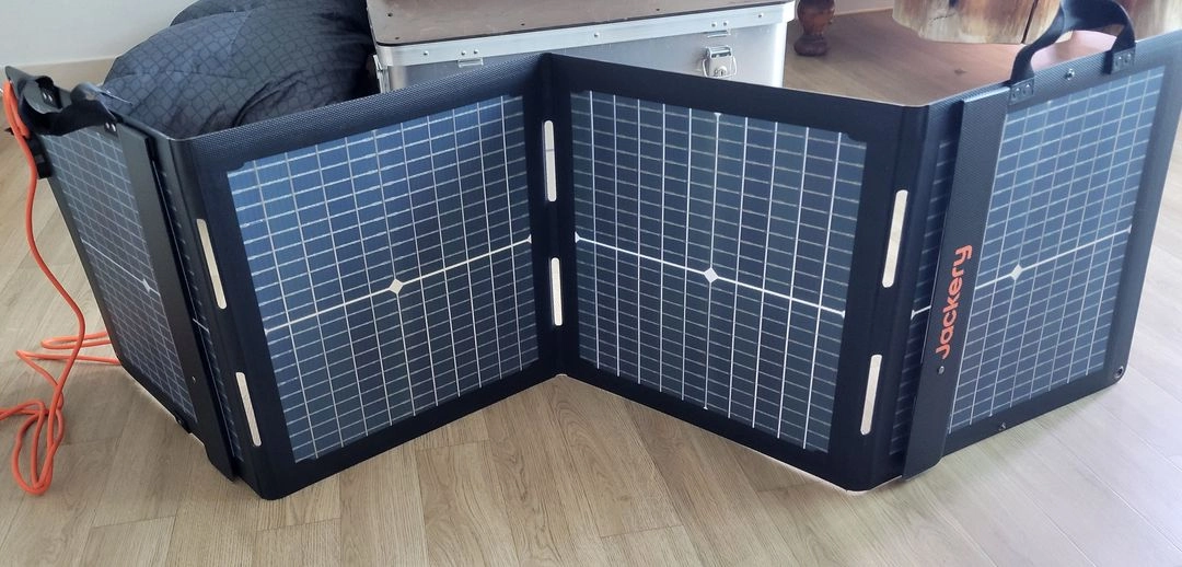 잭커리 휴대용 태양광패널 100W 이미지