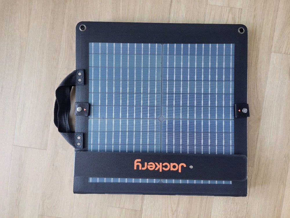 잭커리 휴대용 태양광패널 100W 이미지