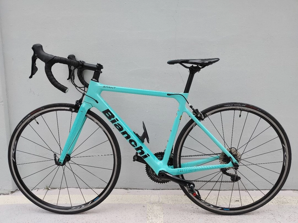 상태 최상 이탈리아 브랜드 23년 비앙키 스프린트 시마노 105(r7000) 카본 로드자전거 53사이즈 팔아요. 이미지