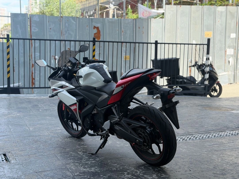야마하 YZF- R3 / 2017년식 4만km / 컨디션 좋은 차량 판매합니다. 이미지