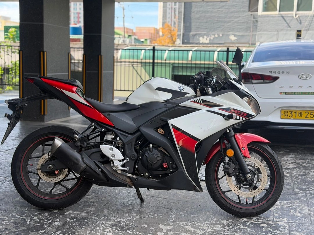 야마하 YZF- R3 / 2017년식 4만km / 컨디션 좋은 차량 판매합니다. 이미지