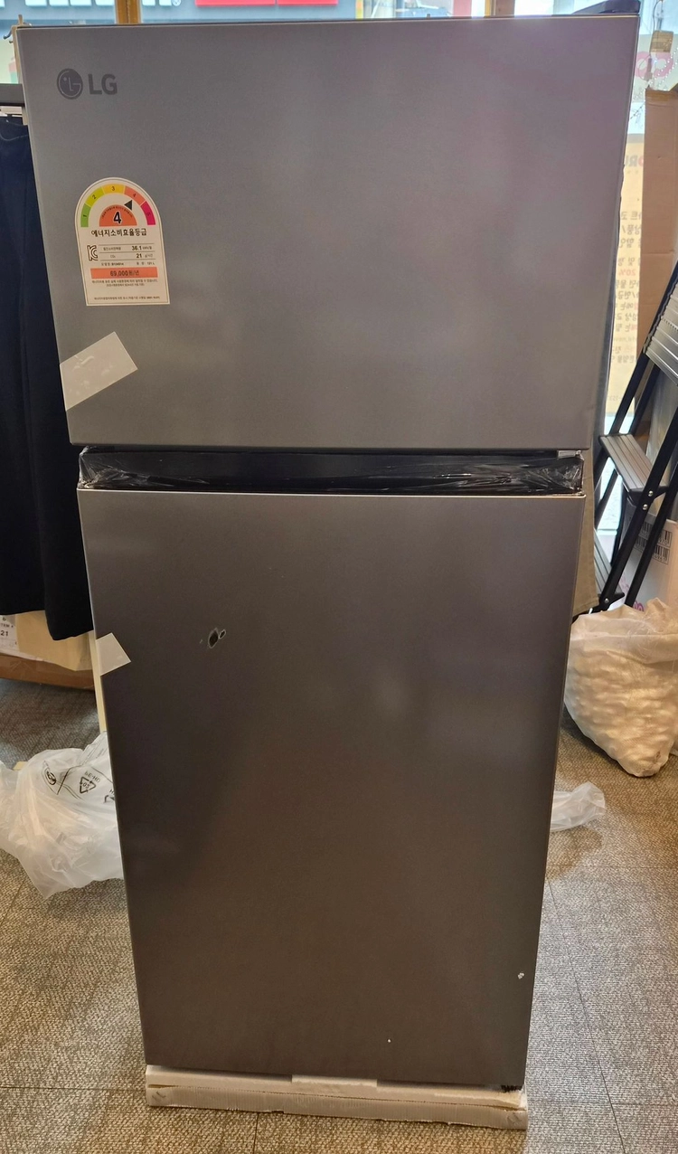 LG 일반 냉장고 121L (새상품, 전면 흠집) 이미지