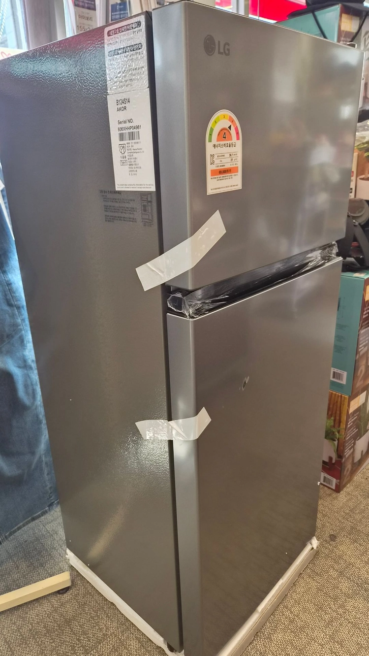 LG 일반 냉장고 121L (새상품, 전면 흠집) 이미지