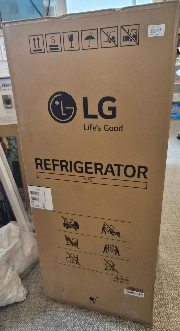 LG 일반 냉장고 121L (새상품, 전면 흠집) 이미지