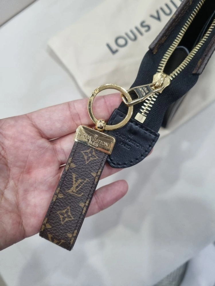 루이비통(Louis Vuitton) 포쉐 토일렛 NM 모노그램 클러치백 이미지