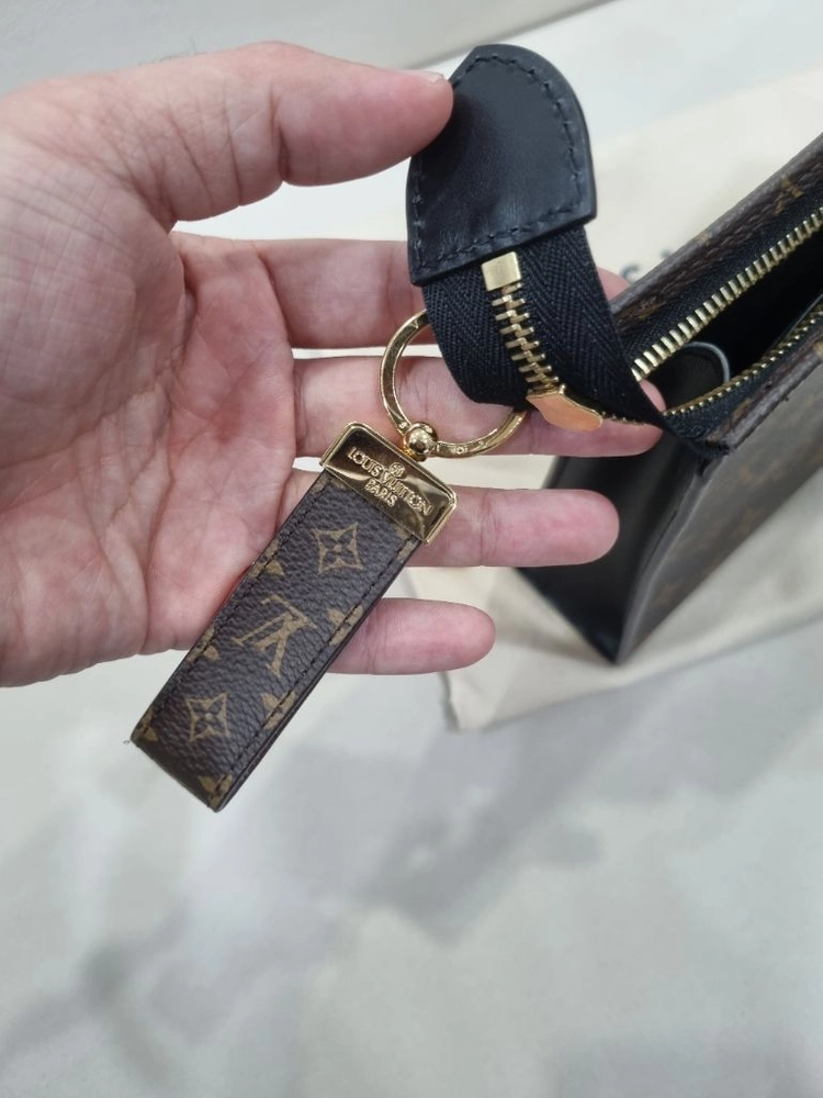 루이비통(Louis Vuitton) 포쉐 토일렛 NM 모노그램 클러치백 이미지