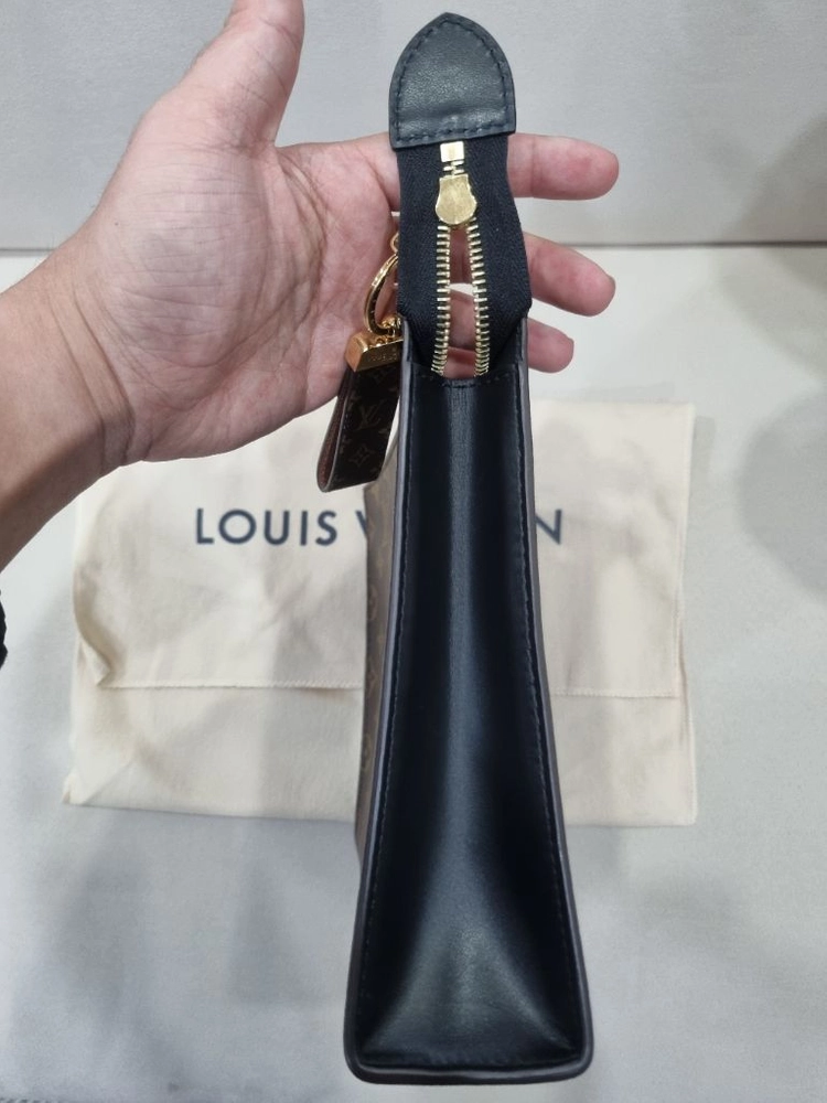 루이비통(Louis Vuitton) 포쉐 토일렛 NM 모노그램 클러치백 이미지