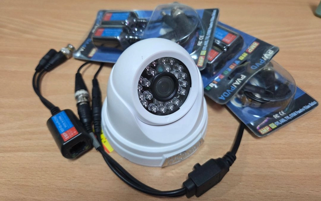 CCTV 카메라 2대와 녹화기 2대 일괄판매(1TB) 이미지