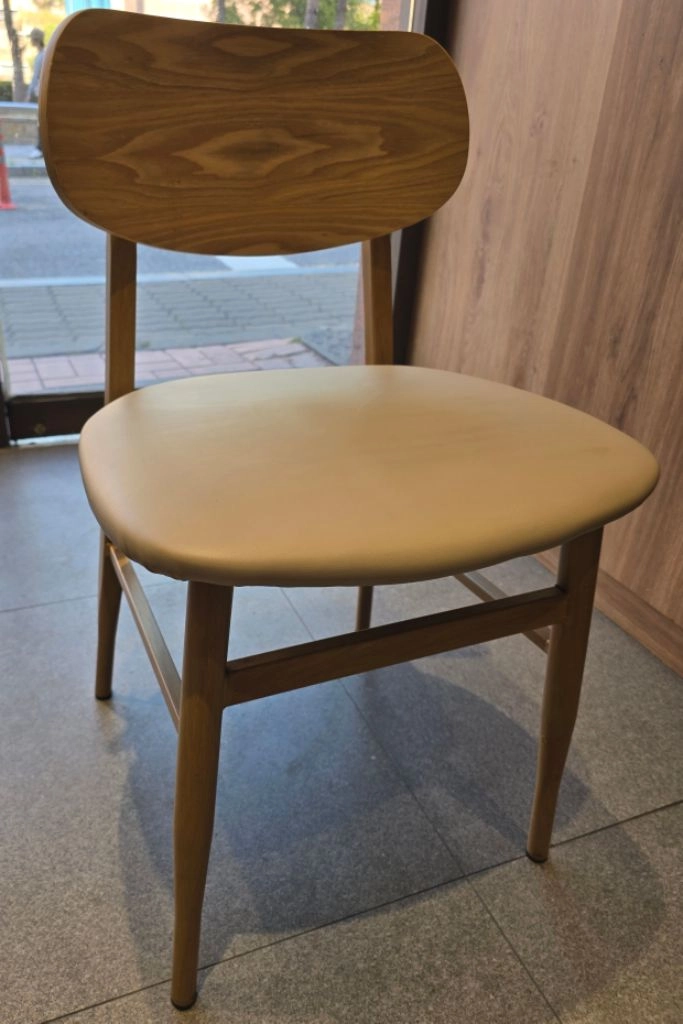 상태좋아요)업소용 탁자 의자 세트 (탁자5개, 의자 10개) 이미지