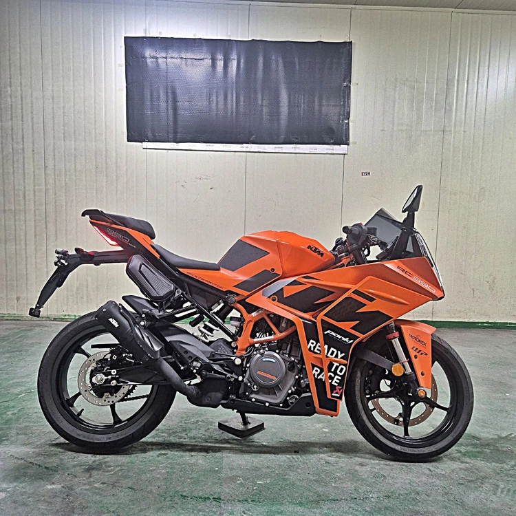 KTM RC390 23년식 4천KM 입문용 판매합니다 이미지