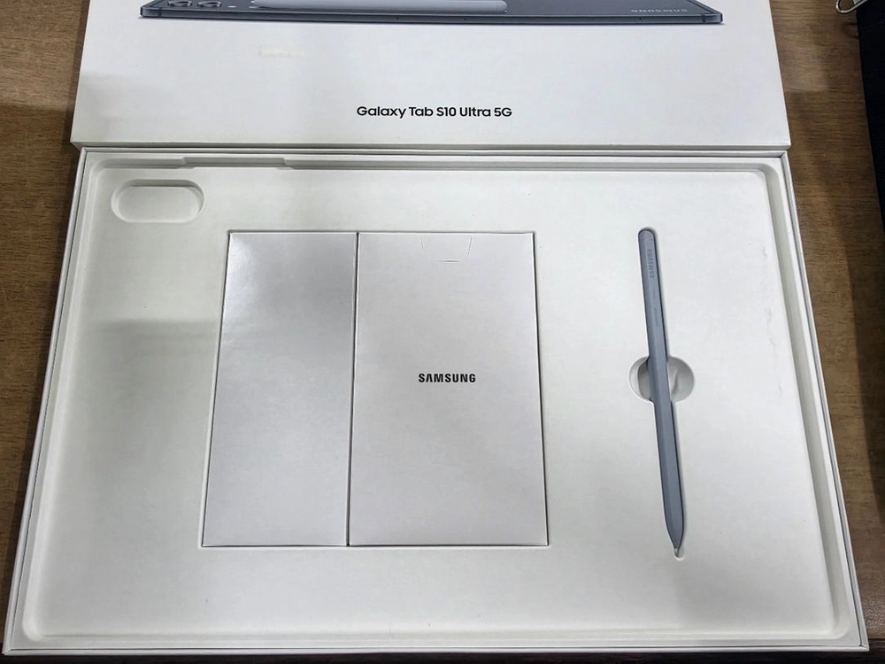 갤럭시탭 S10 울트라 5G 256g + 삼성 키보드 북커버 이미지