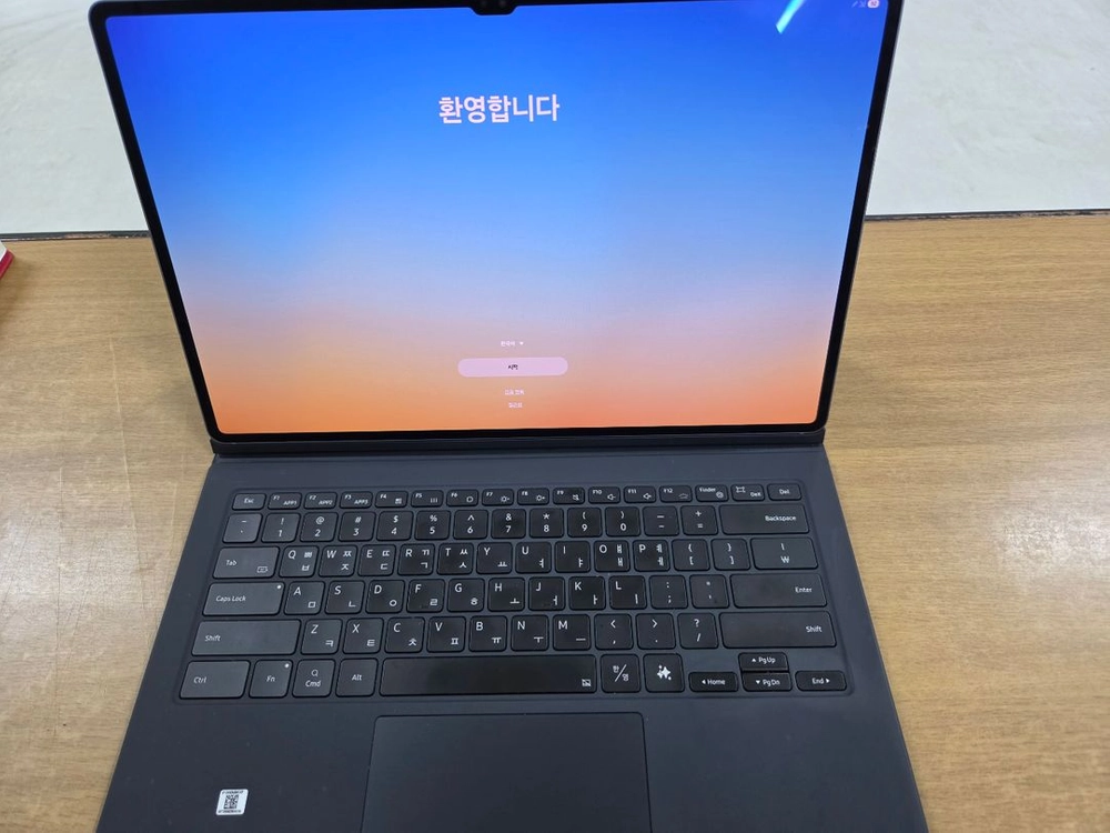 갤럭시탭 S10 울트라 5G 256g + 삼성 키보드 북커버 이미지