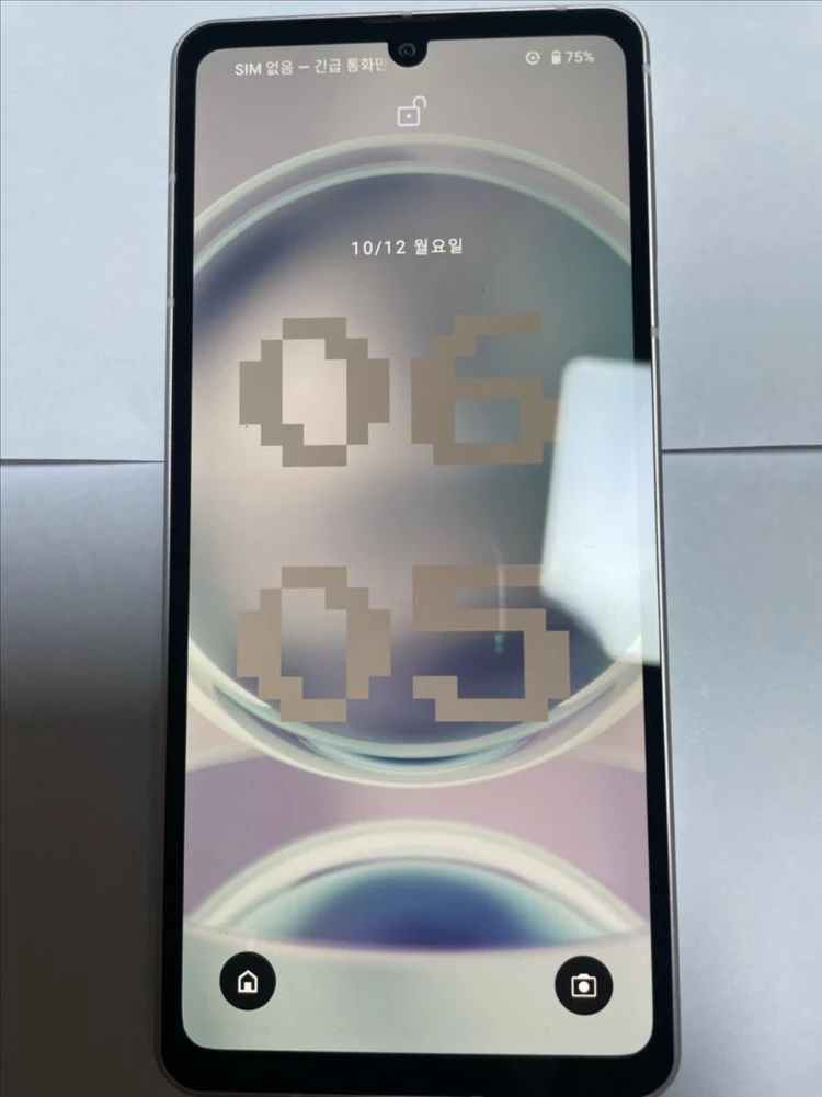 샤프 아쿠오스 스마트폰. AQUOS sense7 듀얼심 ,아주깨끗한상태,케이스포함 이미지