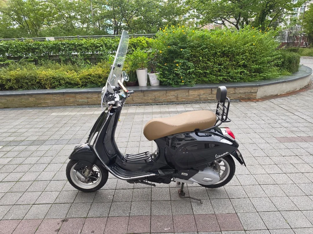 2022년식 베스파 프리마베라 블랙 이미지