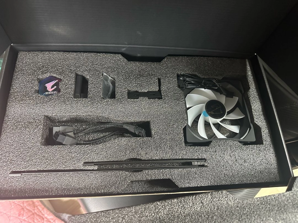 RTX5080 어로스 마스터 이미지