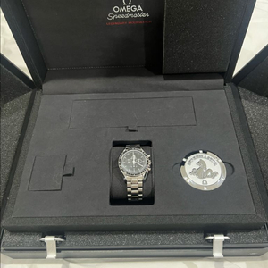 오메가 스피드마스터 문워치 프로페셔널 42mm 사파이어 샌드위치 이미지