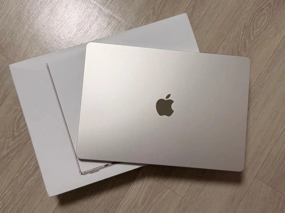 맥북에어 15인치 M4 24GB / 512GB CTO 스타라이트 - 안심되는 중고거래