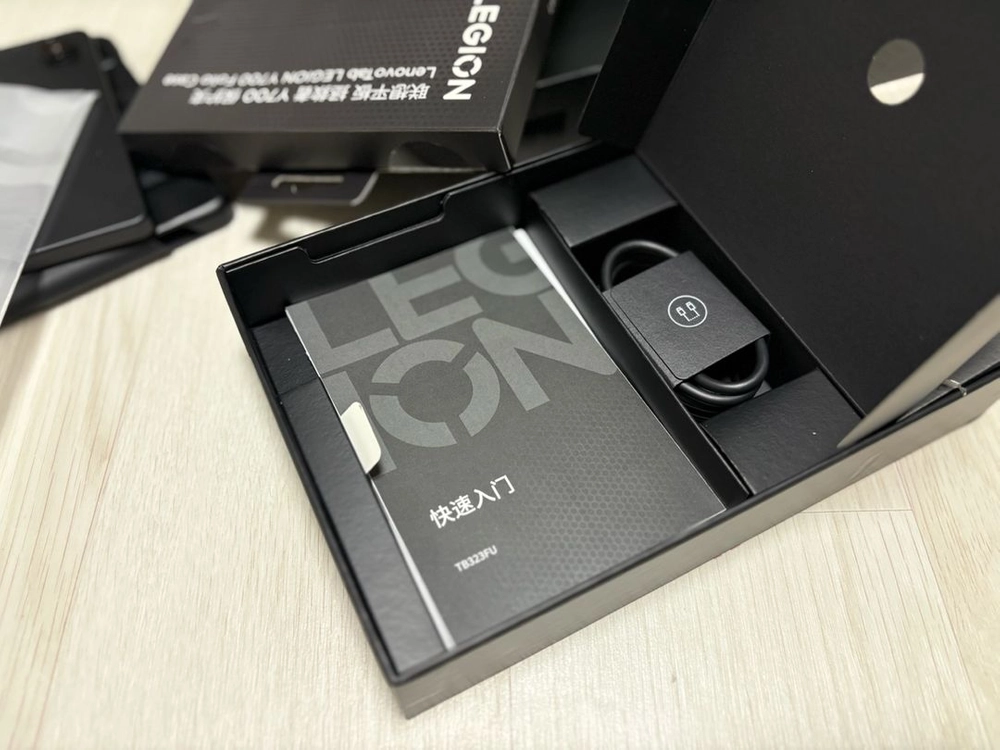 레노버 리전 Y700 5세대 태블릿 풀박스 팝니다 이미지