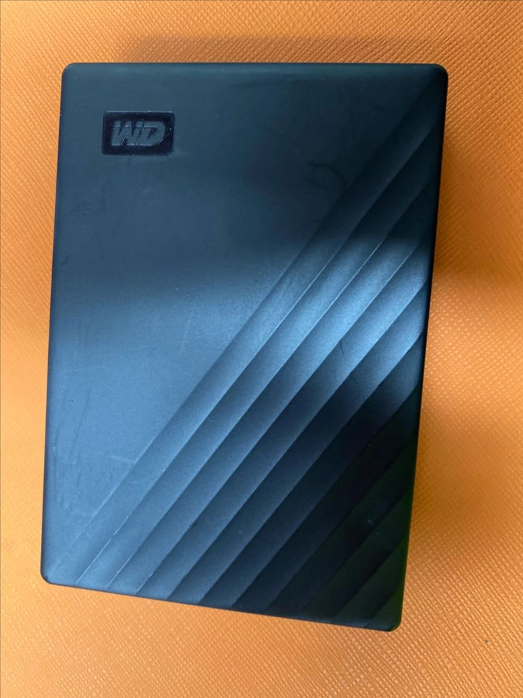 WD My Passport 외장하드 4TB 블랙 판매합니다. 이미지