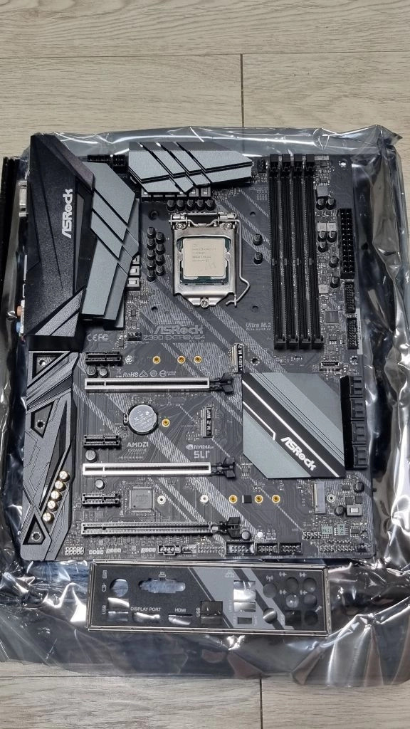 인텔 i7-9700KF + Z390 EXTREME4 + 쿨러 보드세트 이미지