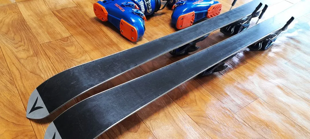 쥬니어 레이싱 스키 세트 (스키120cm,부츠215mm) 이미지