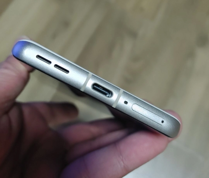 모토로라 edge 50 pro 바닐라 크림 색상 (12gb+256gb) 이미지
