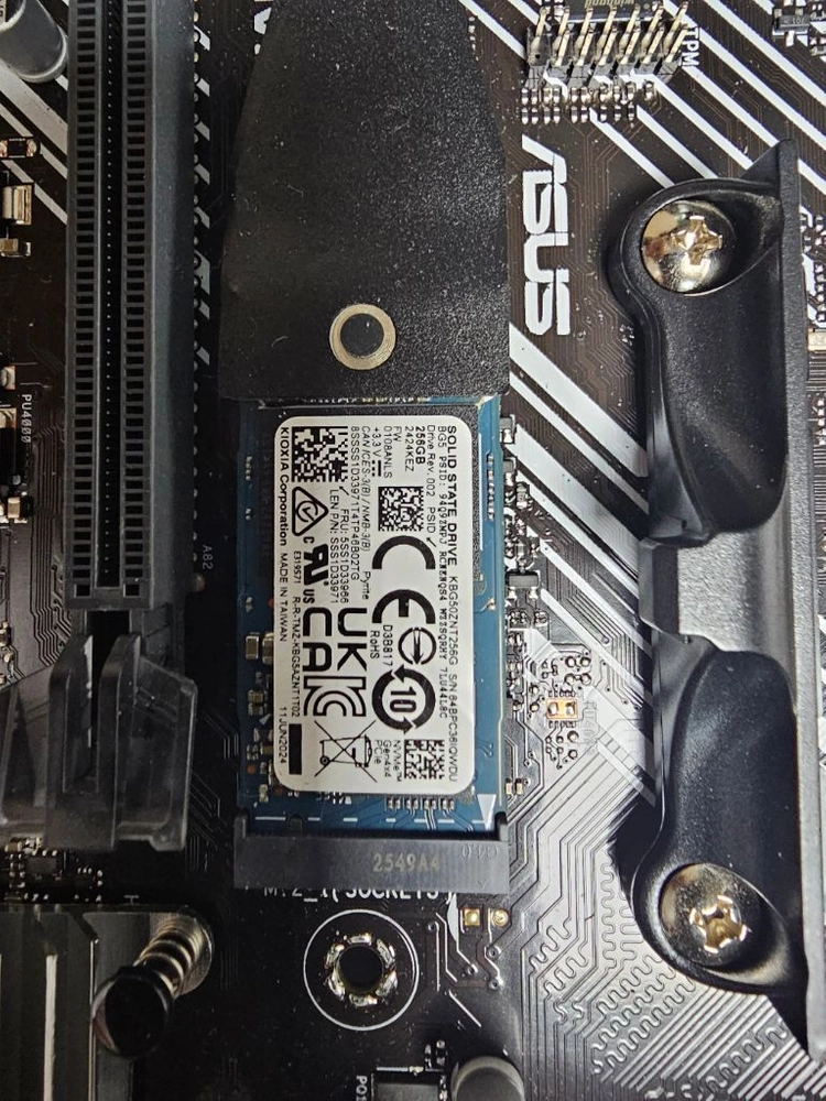 5700x, b550m, ddr16g, ssd 256 이미지