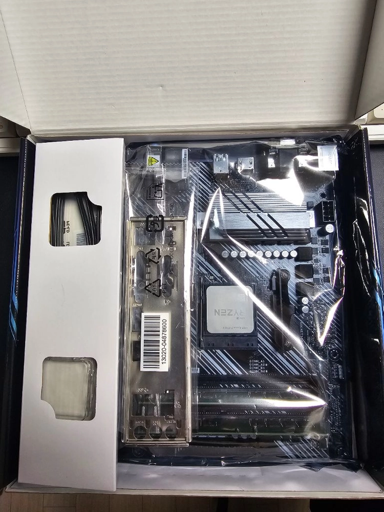 5700x, b550m, ddr16g, ssd 256 이미지